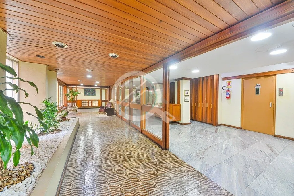 Imagem Apartamento finamente reformado em alto padrão com 2 dormitórios e 1 vaga de garagem no Bom Fim. L...