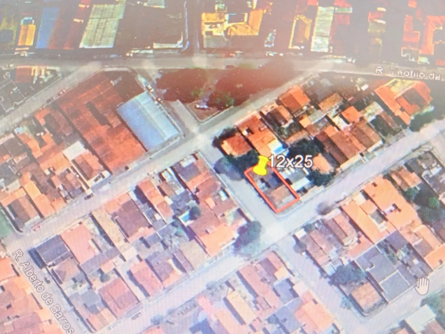 Imagem Terreno de esquina com 300m2 contendo casas antigas, à venda, centro, Cachoeira Paulista, SP