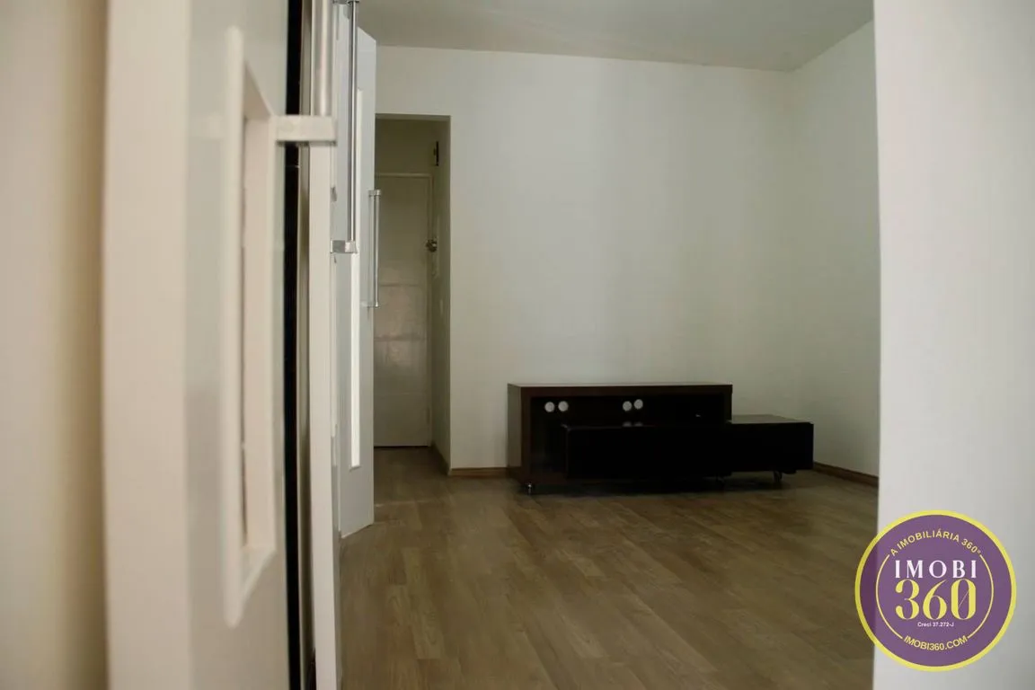 Imagem Apartamento com 3 Quartos e 1 banheiro à Venda, 45 m² por R$ 290.000