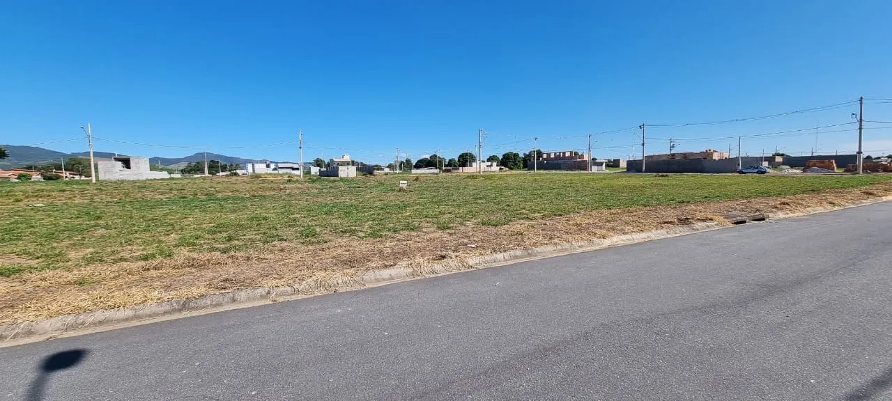 Imagem Terreno plano de 175 m² à venda no Residencial Veredas, próximo à NOVELIS, com infraestrutura completa e pronto para construir.