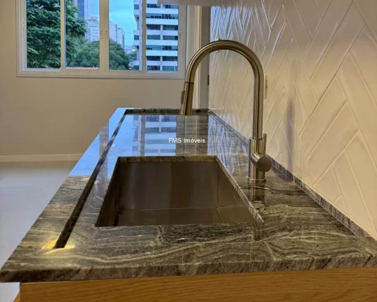 Imagem Apartamento à venda em Moema, com 2 quartos, 2 banheiros, 1 vaga de garagem, 80m² de área.