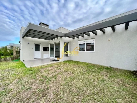 Imagem Excelente Casa no Condomínio Riviera Estilo contemporânea! Composta por 4 suítes, sendo 2 americanas,