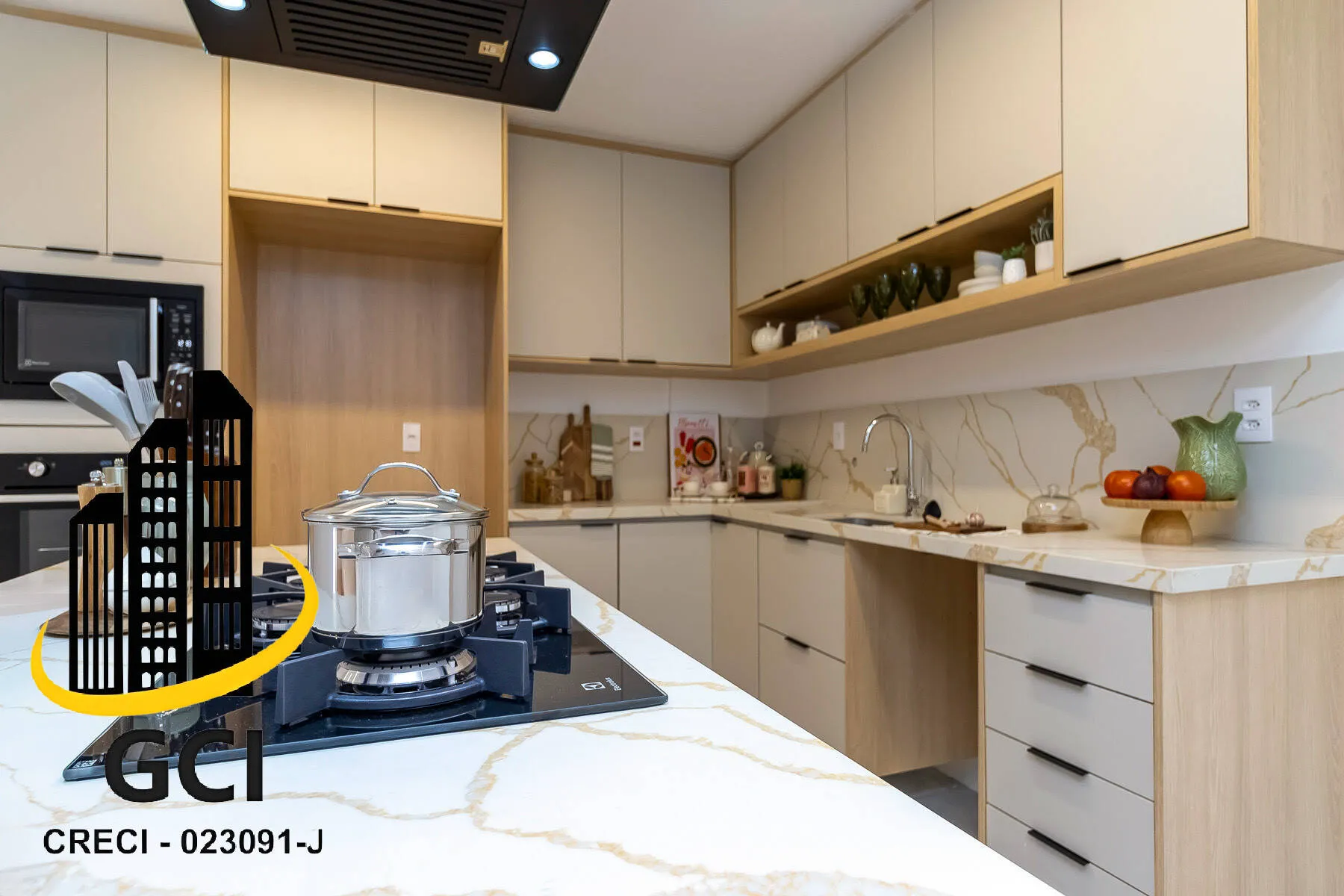 Imagem Jd America - 142m2 reformado com 2 suítes e 2 vagas!