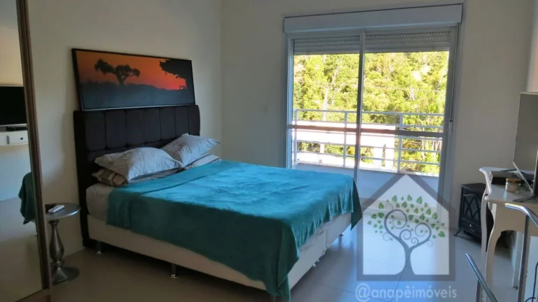 Imagem Excelente casa de Condomínio em Sambaqui, Florianópolis