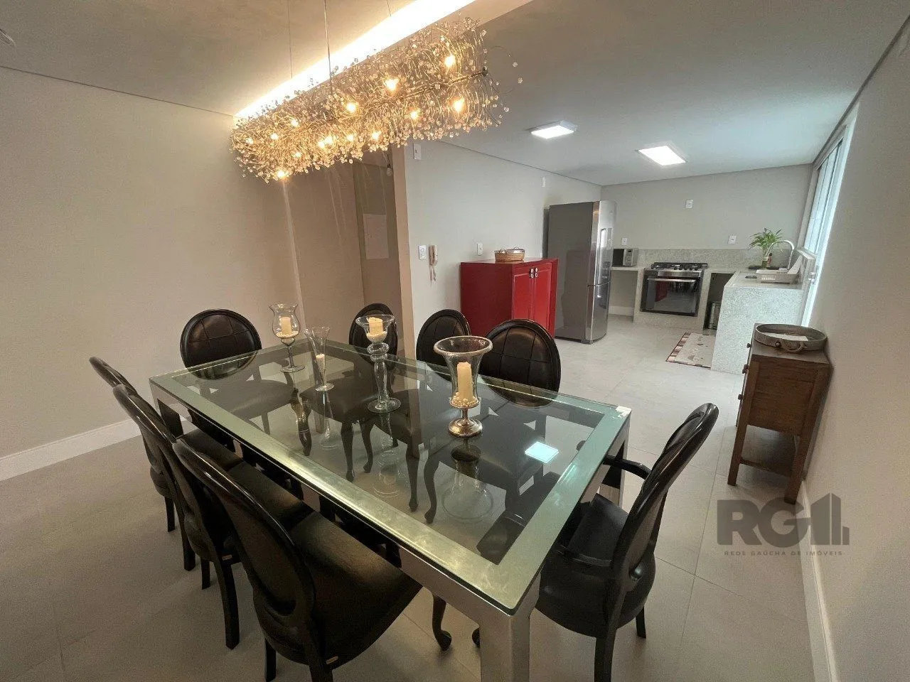 Imagem Apartamento de três quartos, suíte e uma vaga de garagem no bairro Independência em Porto Alegre.