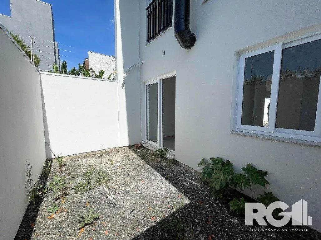 Imagem Casa em bairro planejado de Canoas com excelência em beleza e qualidade.
