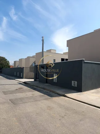 Imagem Casa Sobrado 3 dormitórios ( 1 suíte), com quintal, 2 vagas, Sjc.
