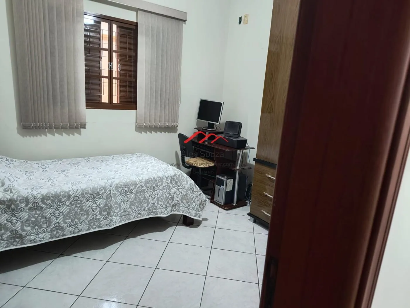 Imagem Casa para Venda em Sumaré, Jardim Macarenko, 3 dormitórios, 1 suíte, 2 banheiros, 2 vagas