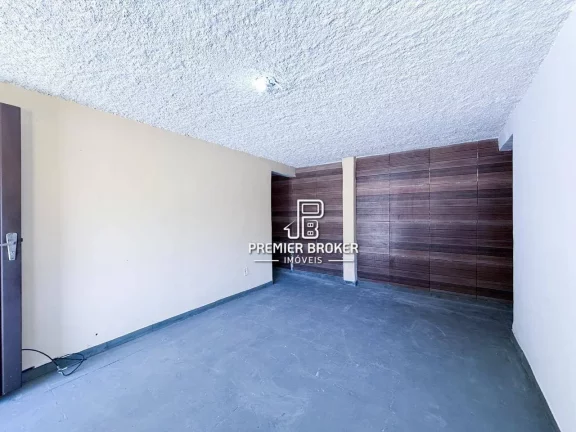 Imagem Casa com 3 dormitórios à venda, 346 m² por R$ 970.000,00 - Santa Cecília - Teresópolis/RJ