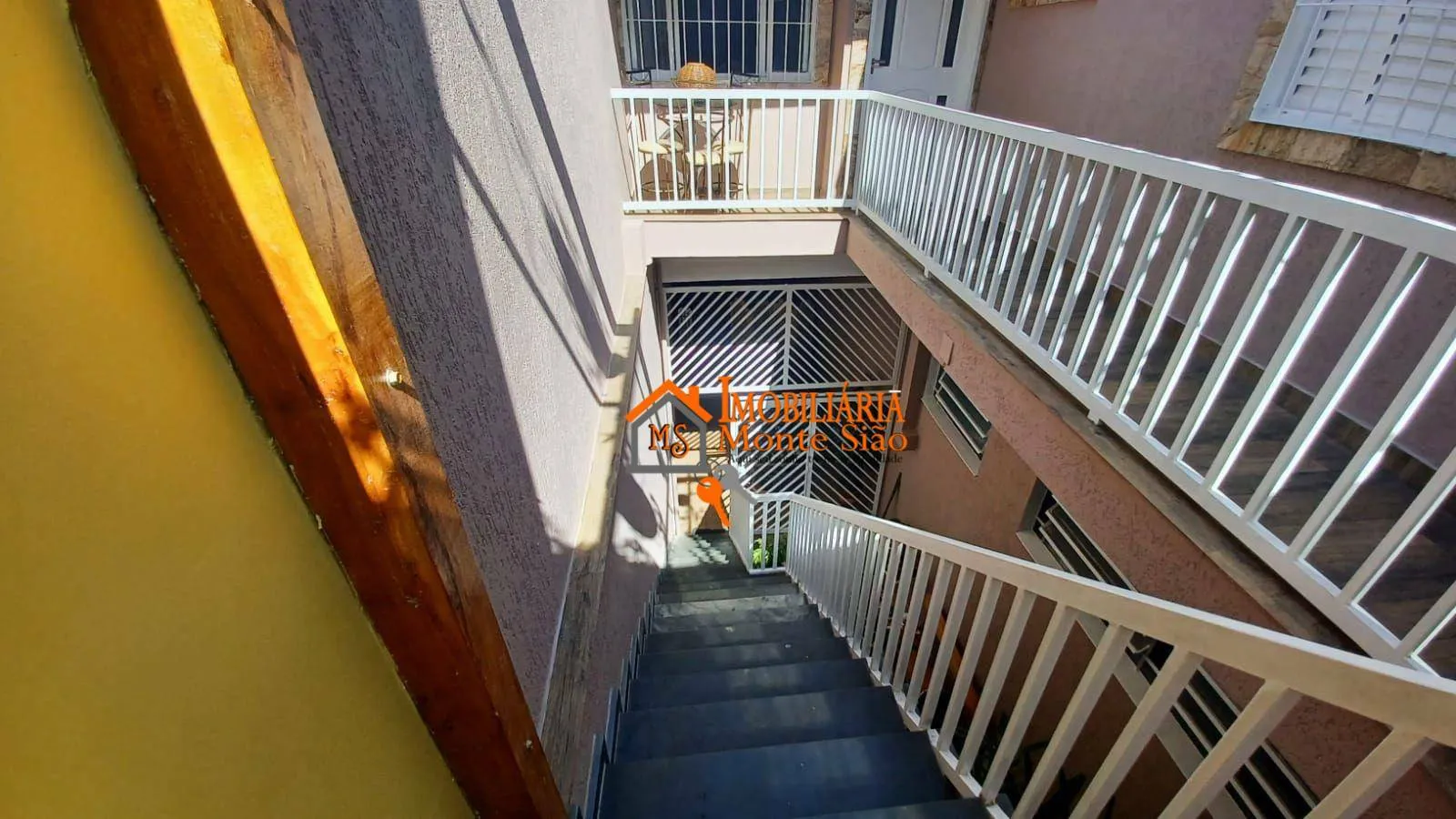 Imagem Sobrado com 3 dormitórios à venda, 220 m² por R$ 695.000,00 - Jardim Palmira - Guarulhos/SP