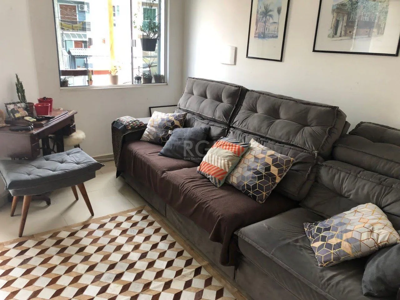 Imagem Casa com 3 dormitórios 2 suítes, área gourmet, vaga de estacionamento, Guarujá, Porto Alegre RS