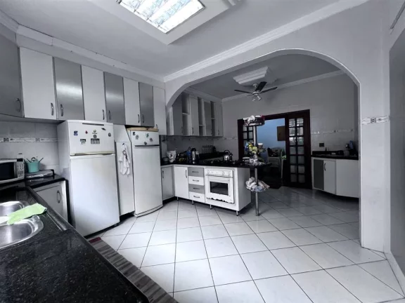 Imagem Casa com 4 dorms, Canto do Forte, Praia Grande - R$ 2.1 mi, Cod: 2682