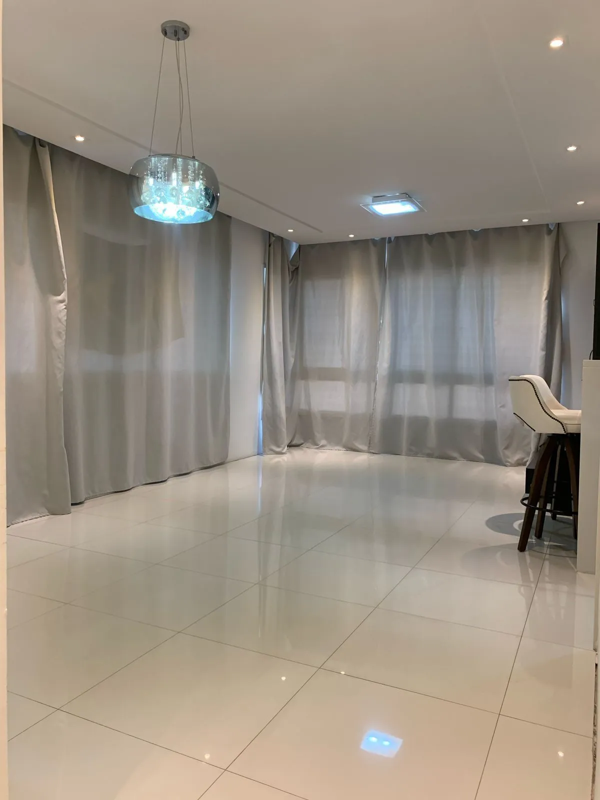 Imagem Apartamento com 2 quartos à venda na Rua Guilherme Alves, 617, Partenon
