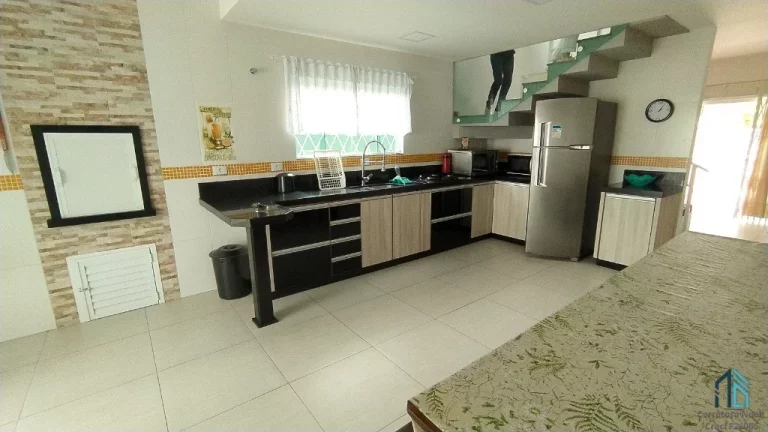 Imagem Sobrado a venda 03 quartos com suítes, Brejatuba, Guaratuba PR