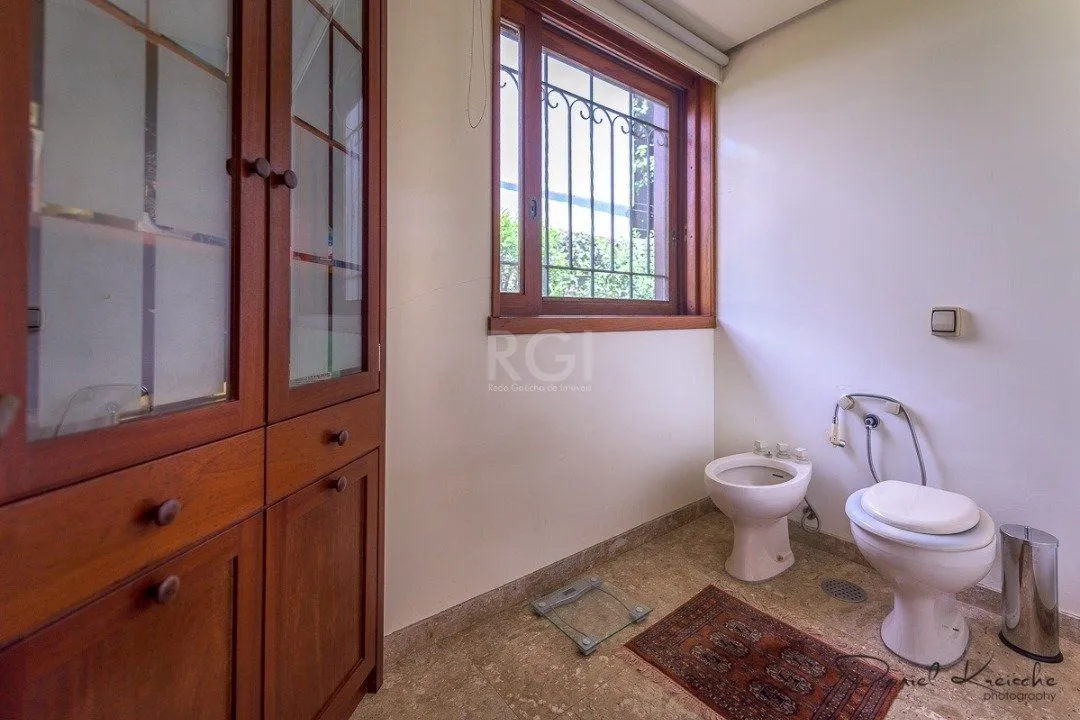 Imagem Casa para Venda - 418m², 5 dormitórios, sendo 1 suites, 6 vagas - Tristeza
