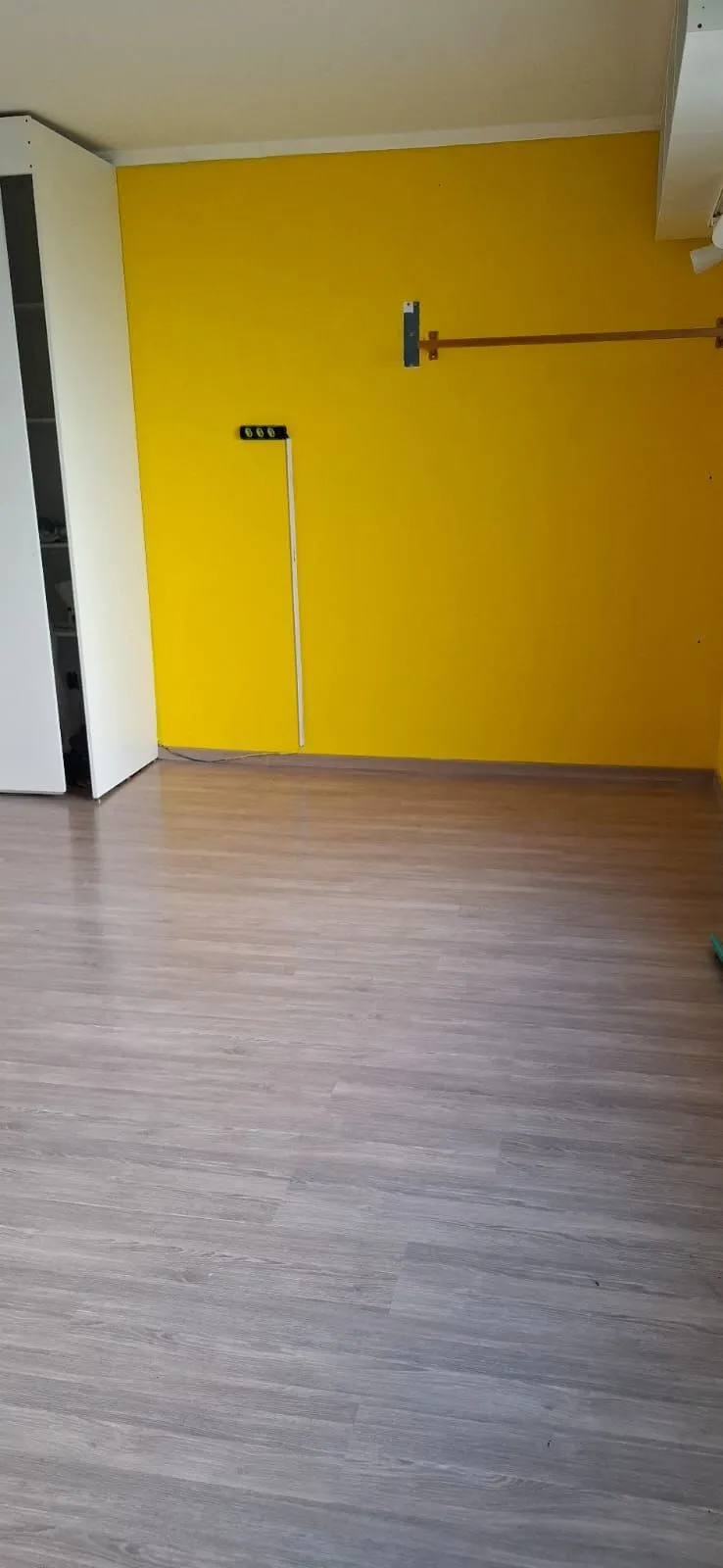Imagem SALA COMERCIAL TOTALMENTE REFORMADA NA JOÃO WALLIG - PORTO ALEGRE/RS