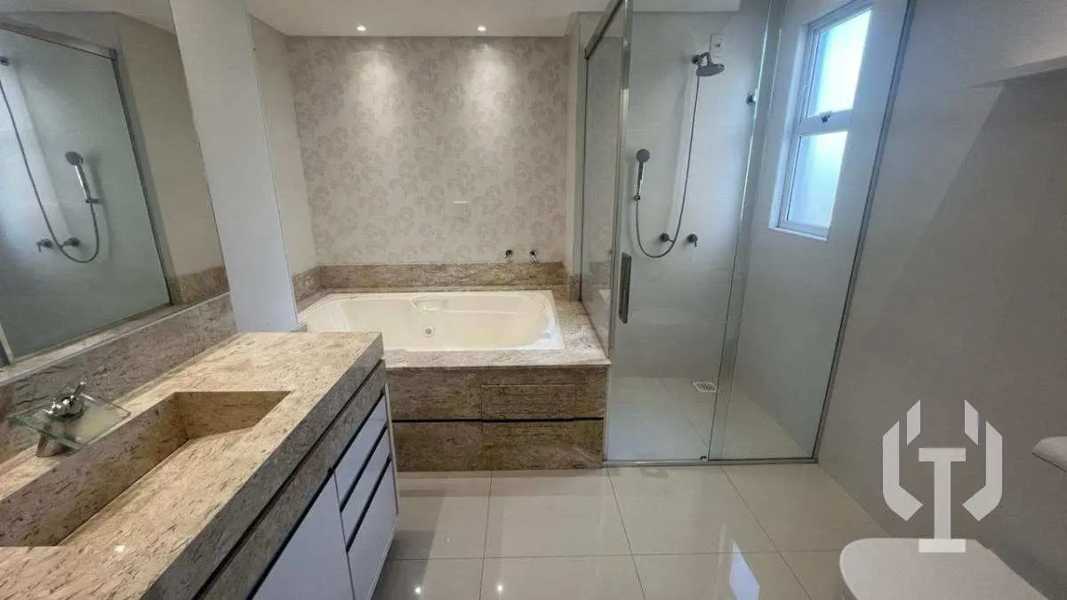 Imagem Apartamento à venda, no EDIFÍCIO MOUNT EVEREST em Itapema, Meia Praia, com 4 quartos, 268,27m2