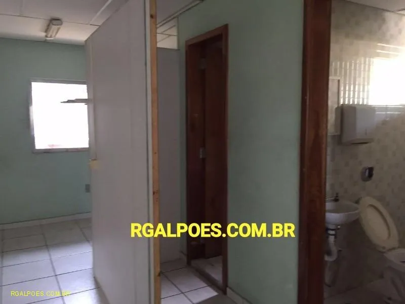 Imagem Galpão para Venda em DUQUE DE CAXIAS, Sarapuí, 2 banheiros