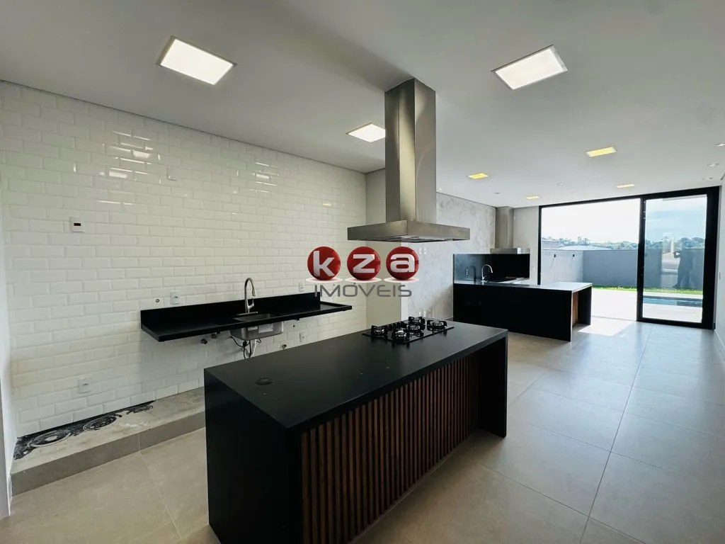 Imagem Casa de luxo em Condomínio Zurich Dorf: 3 quartos, 3 suítes, 2 salas, 5 banheiros, 4 vagas, 230m² em Valinhos-SP