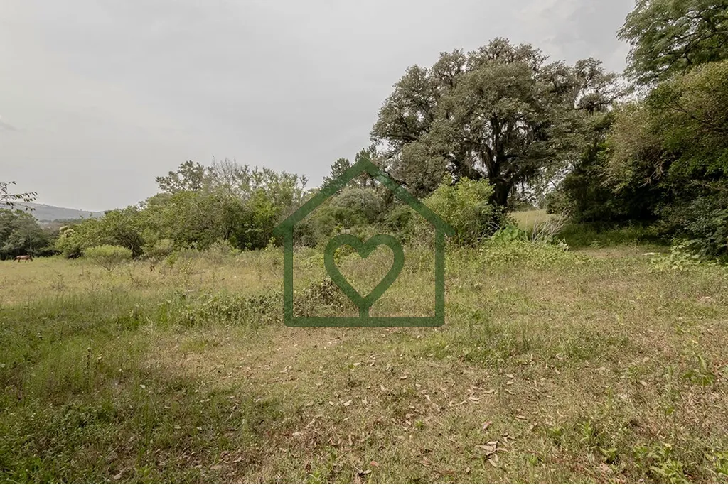 Imagem Descubra uma oportunidade incrível para adquirir um terreno excepcional, localizado na charmosa cid...