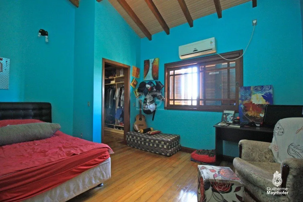 Imagem Casa para Venda - 240m², 4 dormitórios, sendo 3 suites, 6 vagas - Jardim Sabará