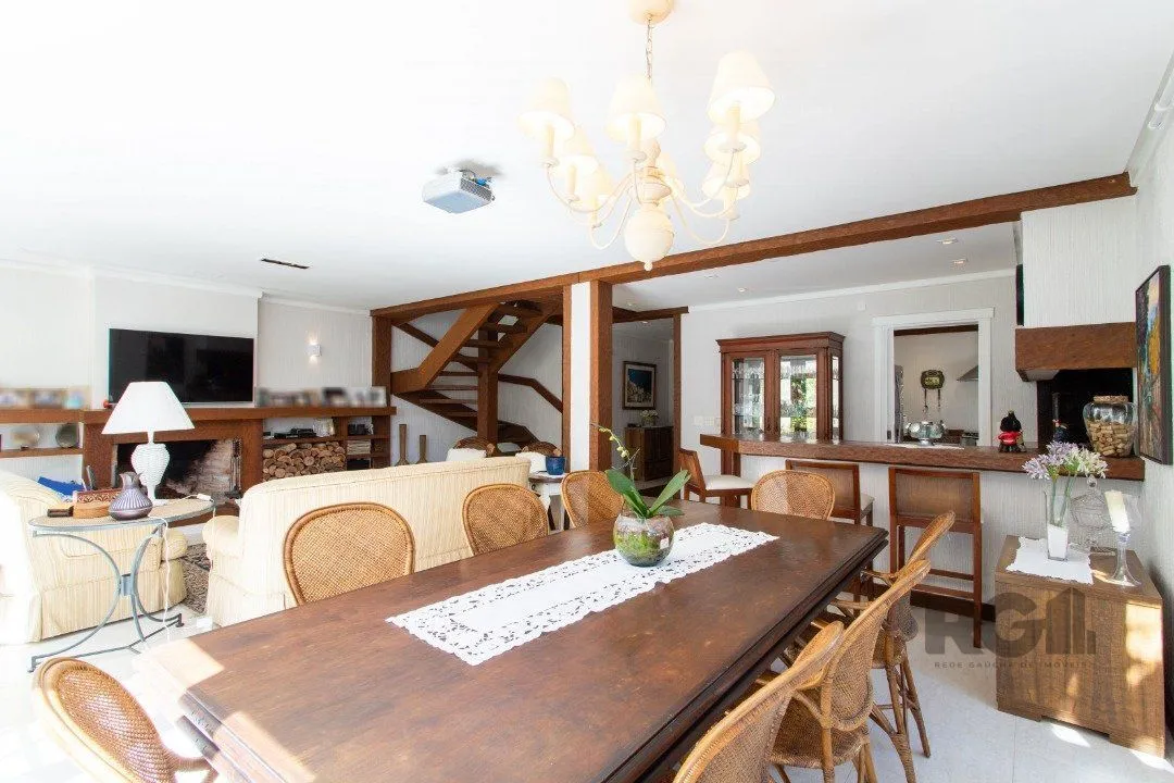 Imagem Casa para venda - 321m² - 4 suítes - Chapéu do Sol