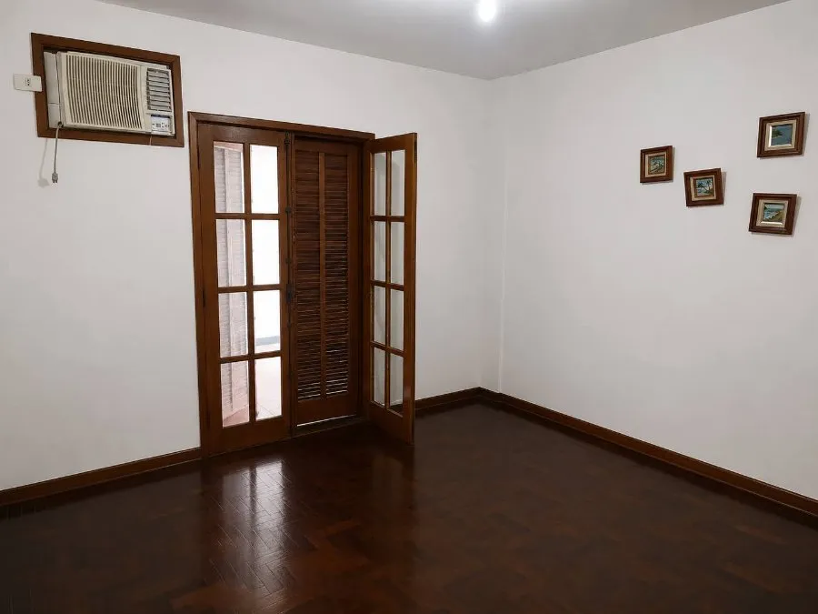 Imagem Casa Nova para Venda no Recreio dos Bandeirantes - 4 Quartos, 2 Suítes, 6 Vagas e Piscina