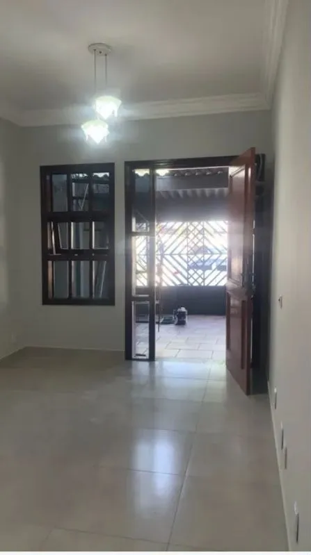 Imagem Vende Casa de 130m² Sobrado 3 Dormitórios Jd Ipiranga Zona Oeste