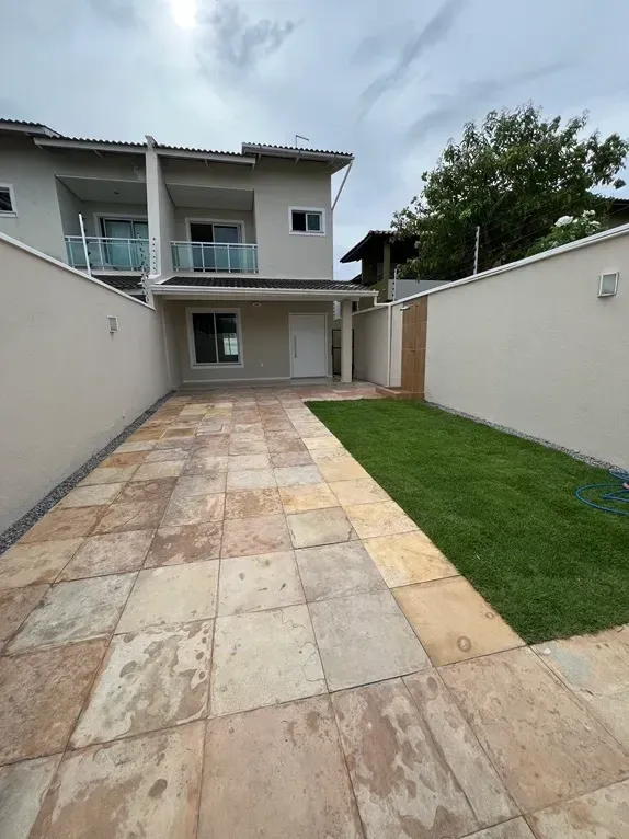 Foto do imóvel Casa com 4 Quartos à Venda, 140 m² em Rua Doutor Itamar Espíndola, 848 - Sapiranga-Coité, Fortaleza - CE