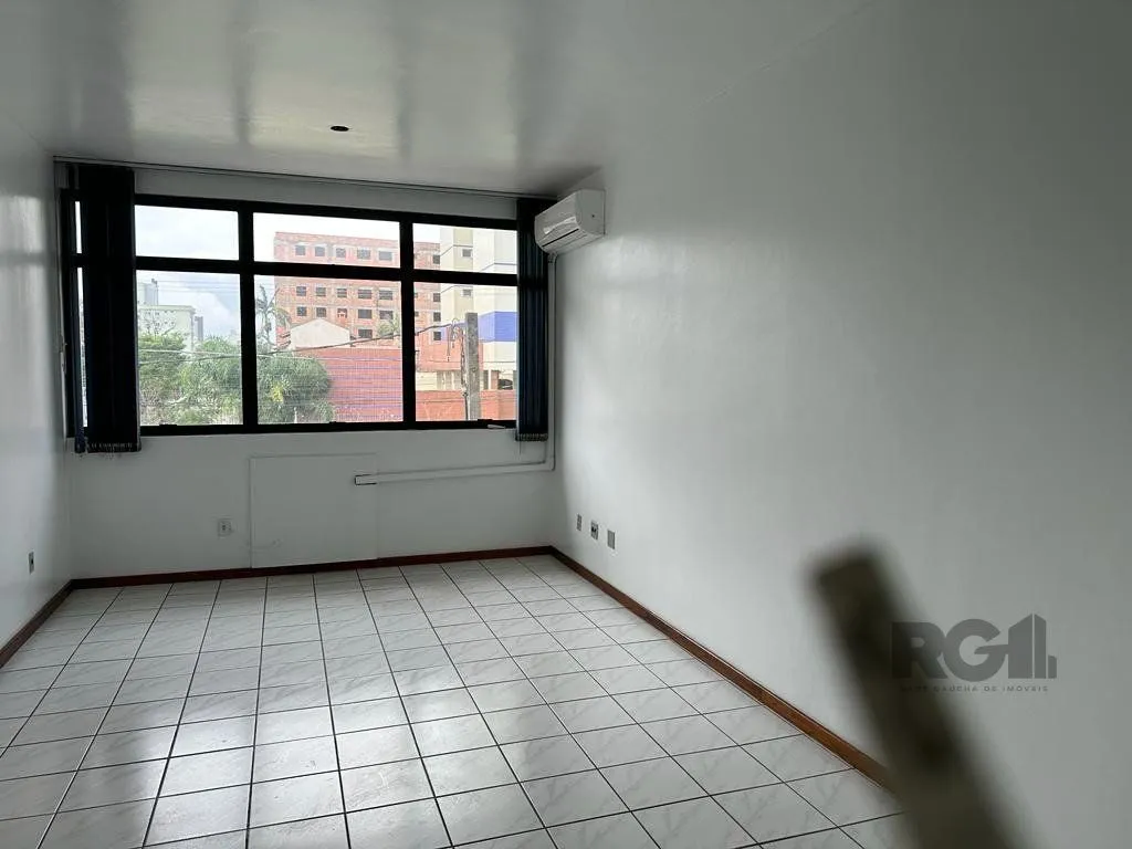 Imagem Prédio comercial com 02 lojas e 06 salas no bairro Jardim Itu, Porto Alegre/RS