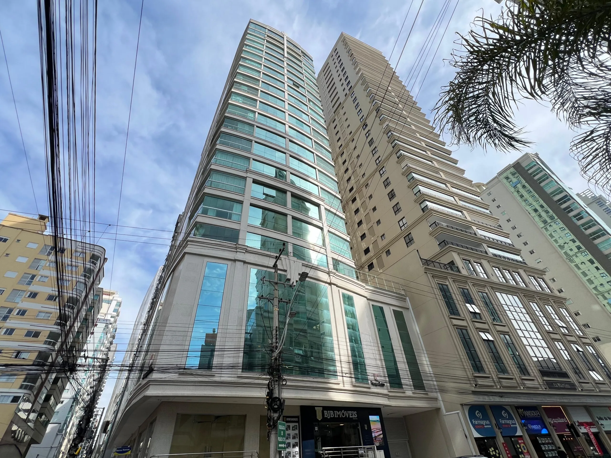 Foto do imóvel Apartamento com vista para o mar à venda com 273m2 por R$ 6.000.000,00