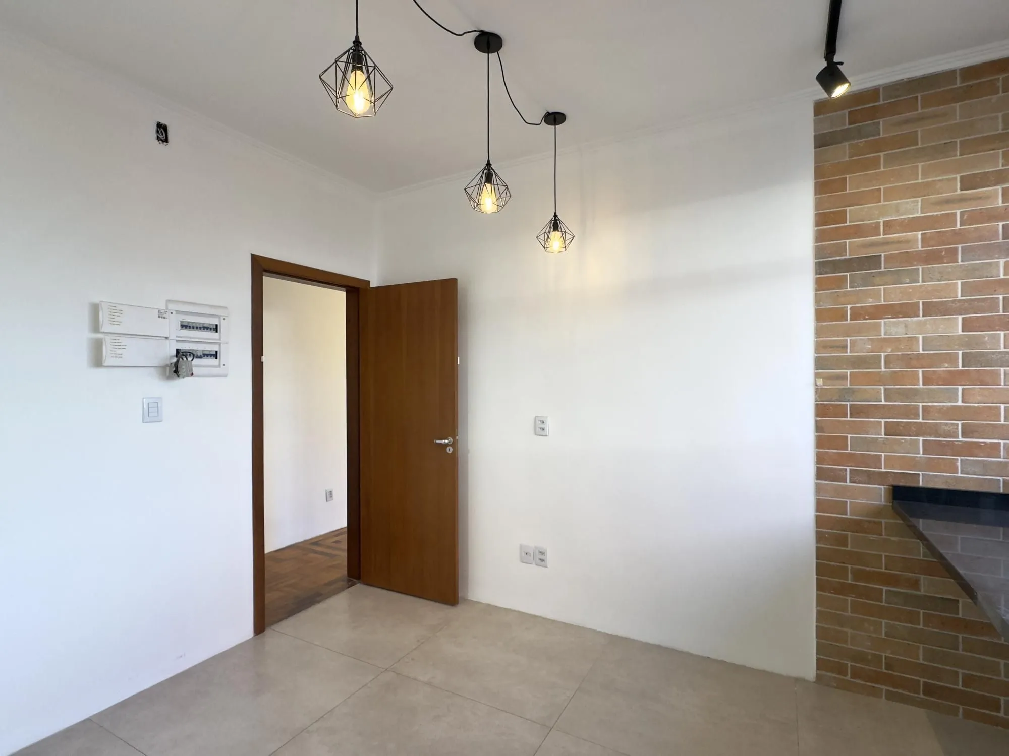 Imagem Apartamento reformado de 67m², 2 dormitórios com peças amplas na Praia de Belas