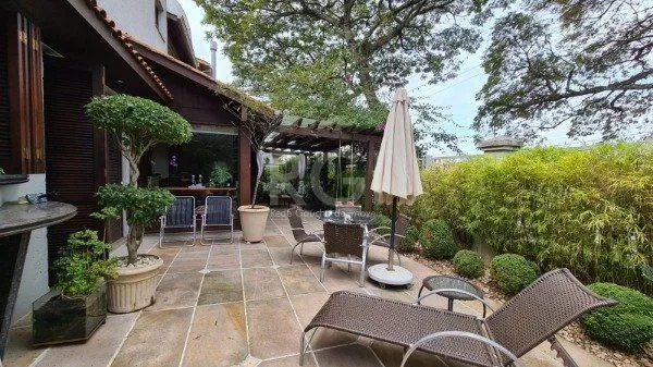 Imagem Casa Condominio para Venda - 420m², 4 dormitórios, sendo 4 suites, 2 vagas - Três Figueiras