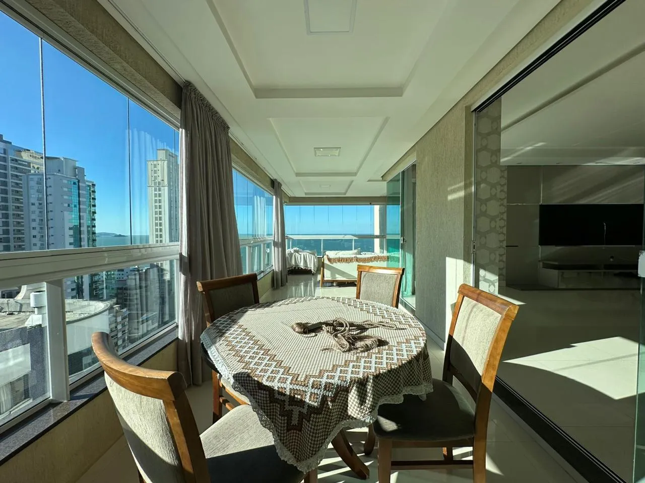 Imagem Apartamento com vista para o mar à venda com 300m2 por R$ 3.600.000,00