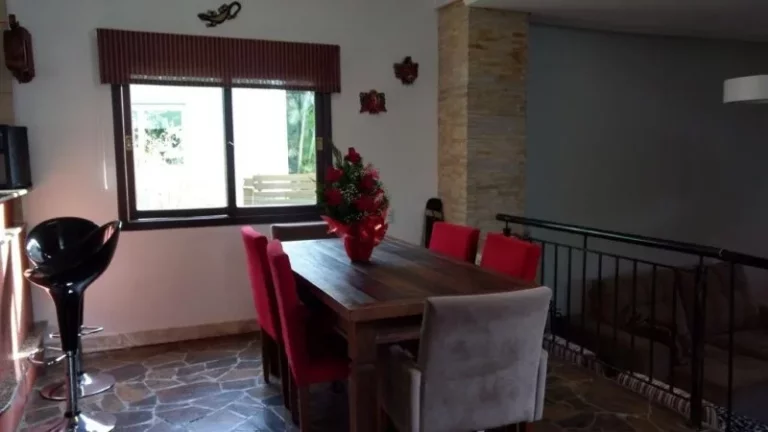 Imagem Linda casa de alvenaria em Cond fechado, Condado de Castella