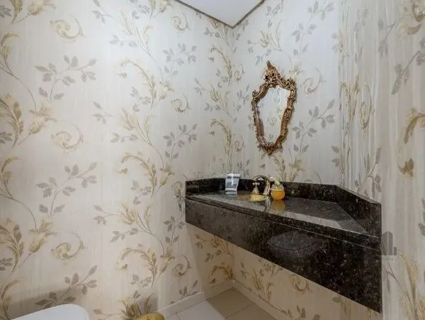 Imagem Cobertura no bairro Petrópolis de 2 dormitórios 2 vagas e piscina