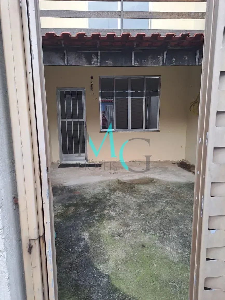 Imagem Casa Geminada de 2 Quartos no Condomínio das Laranjeiras - Santíssimo: Conforto e Segurança em Excelente Localização