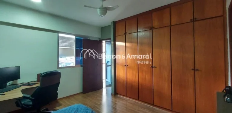 Imagem Apartamento Aconchegante de 01 Quarto com Varanda e 01 Vaga Coberta

Seja bem-vindo a este encantado...
