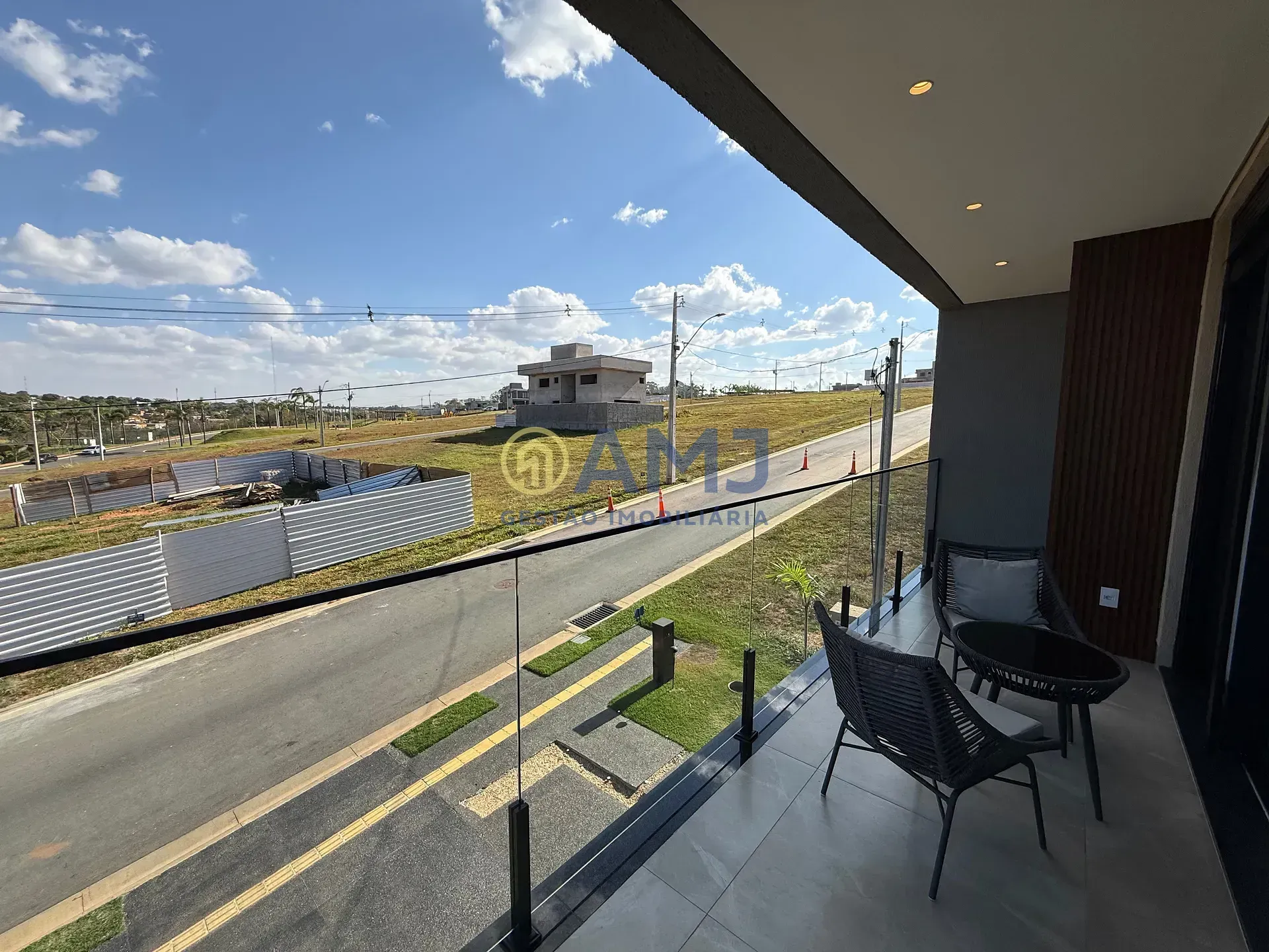 Imagem Sobrado à venda no Pólo Empresarial Goiás- Jardins Versalhes