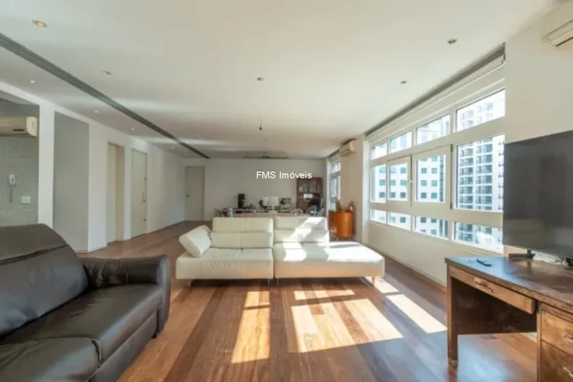 Foto do imóvel 3 Dormitórios à venda no Jardim Paulista de 239m²