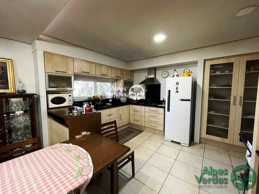 Imagem Casa com 2 quartos, 121,00m2, à venda em Canela, Palace Hotel