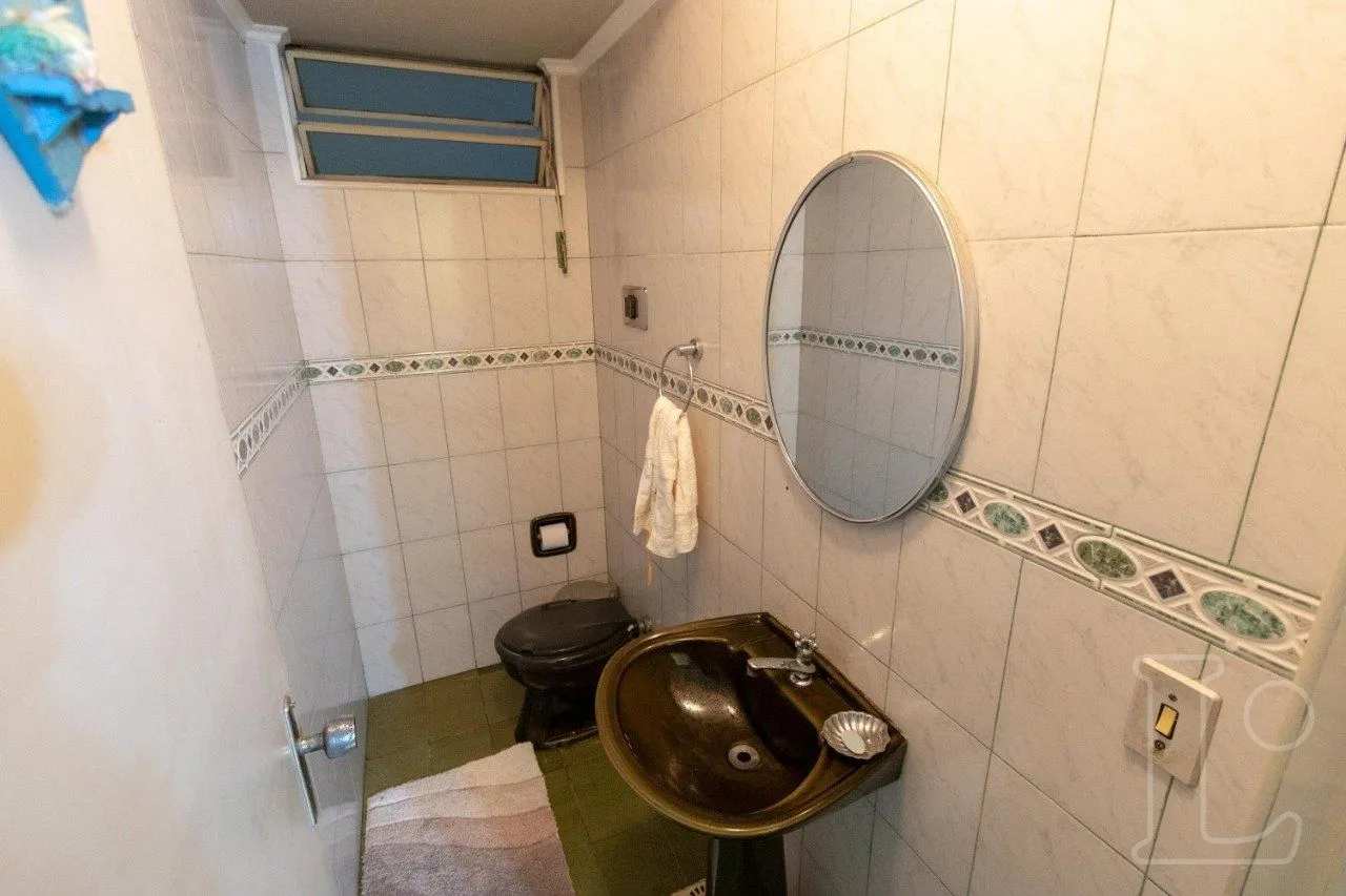 Imagem Sobrado para Venda - 241m², 4 dormitórios, sendo 1 suites, 1 vaga - Camaquã