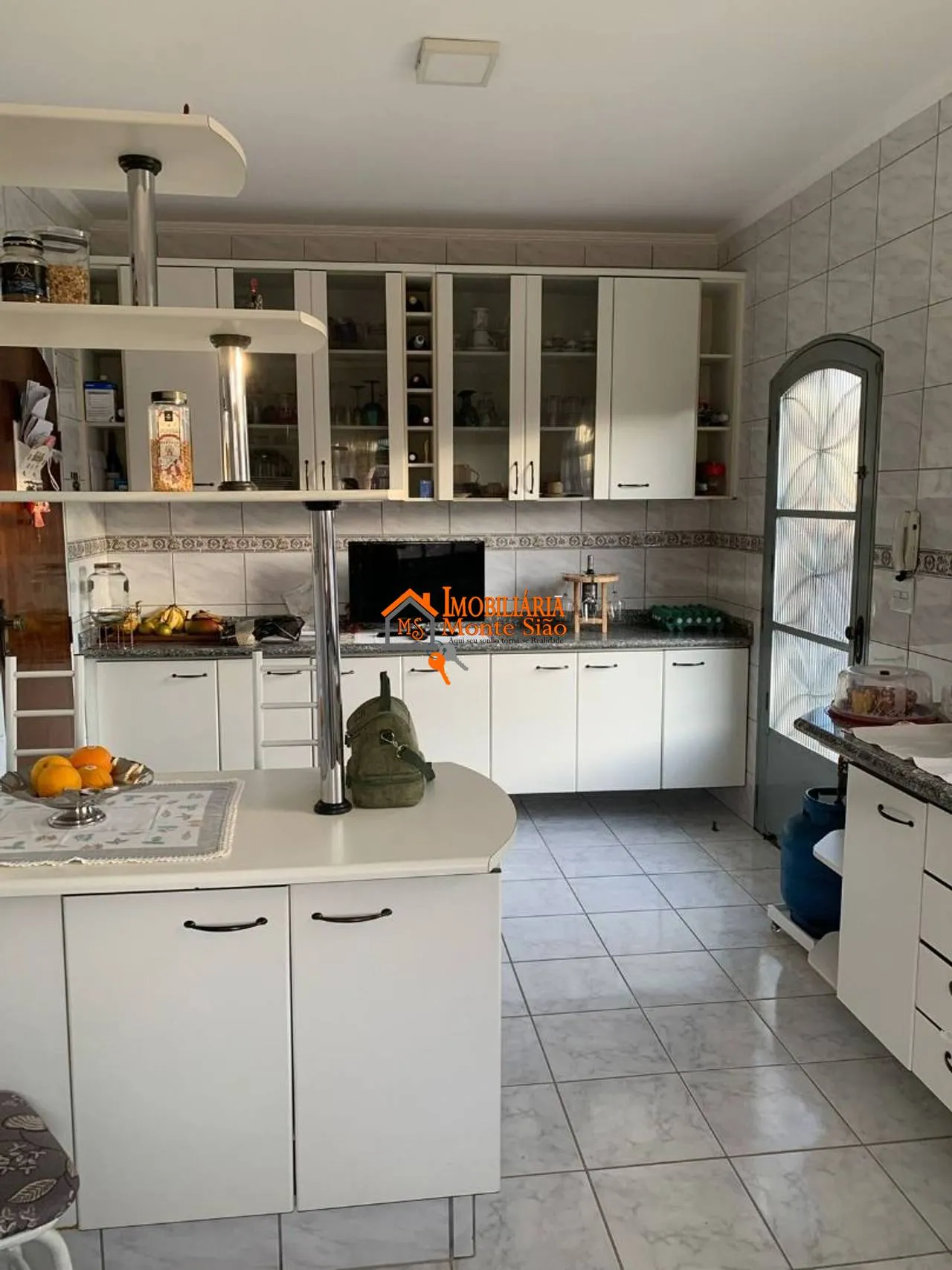 Imagem Casa 5 Dorms. c/ 2 Suítes + 5 Vagas | Excelente Localização