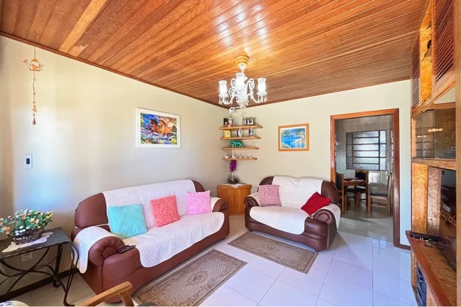 Imagem Casa para venda no bairro Vila Nova em Porto Alegre