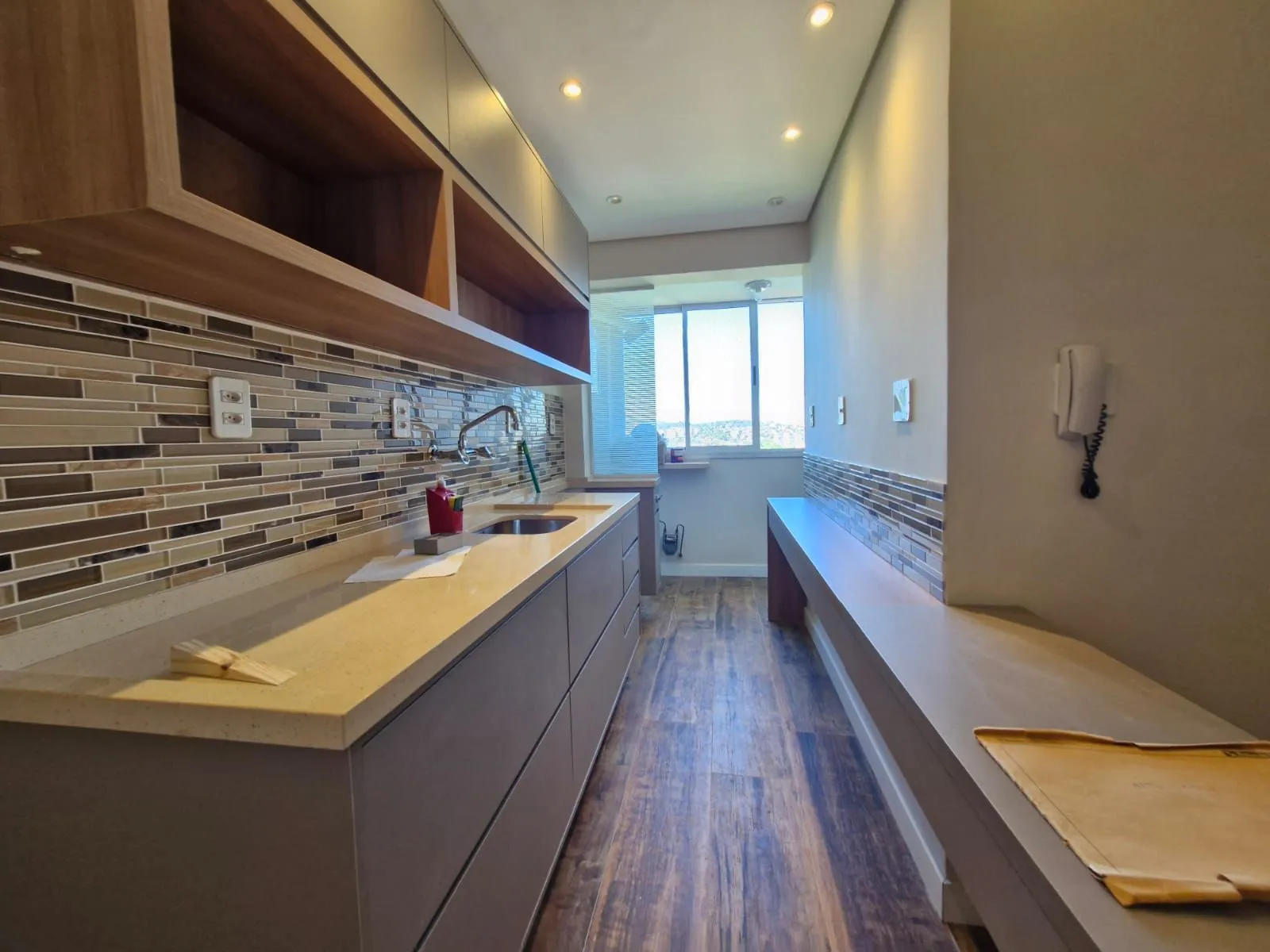 Imagem Apartamento no bairro Cristal de 2 dormitórios e vaga DESOCUPADO