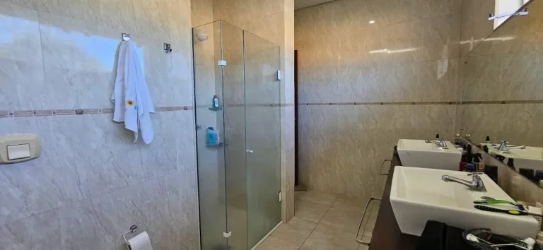 Imagem Casa à Venda, 310 m2, 3 Dormitórios (Suíte), 4 Vagas - Pedra Branca - Palhoça/SC