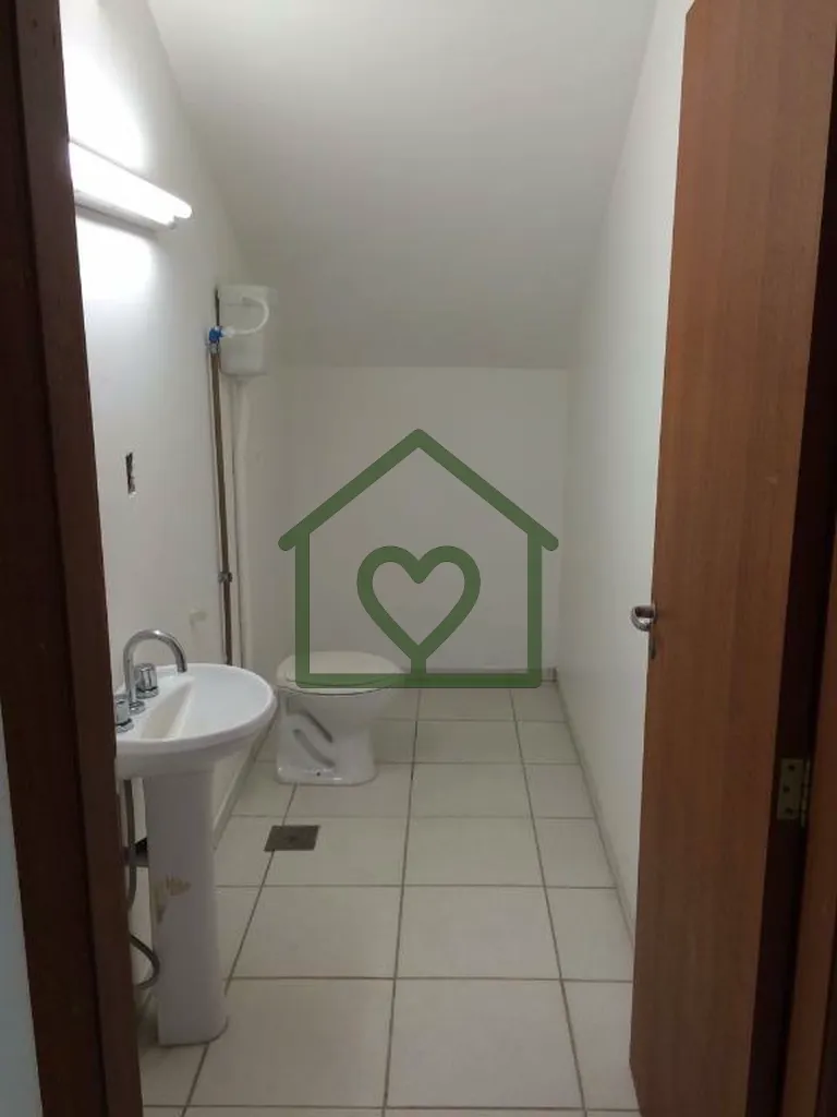 Imagem Casa triplex, residencial e comercial, com 4 dormitórios (todos suíte), 06 salas e 3 vagas de gara...