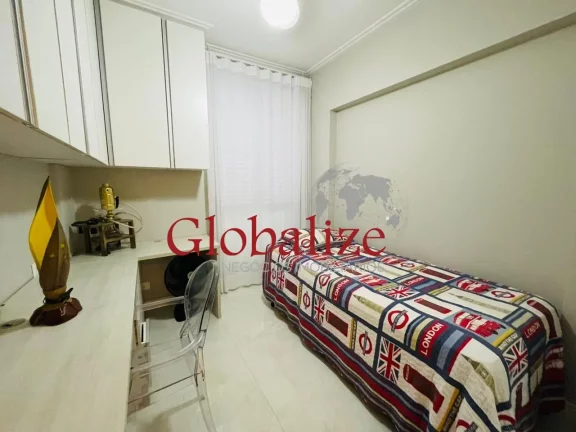 Imagem Apartamento 03 dormitórios todo reformado no Gonzaga próximo da praia por R$2.500.000,00