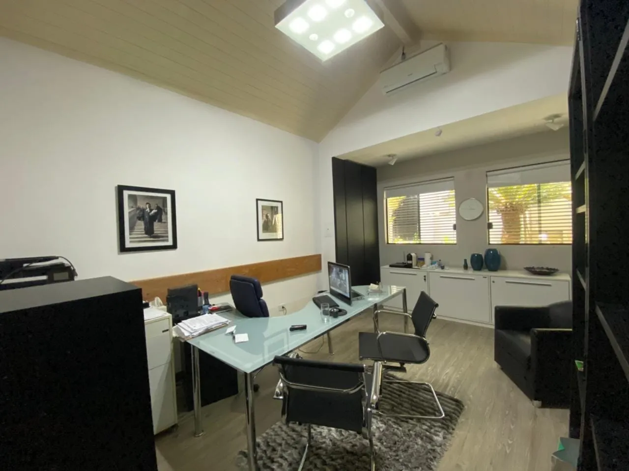 Imagem Comercial à venda 8 Quartos, 2 Vagas, 300M², Jardim Maria Augusta, Taubaté - SP