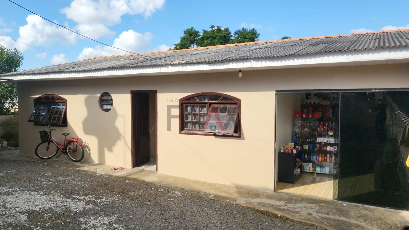 Imagem Imóvel com duas casas no Bairro Primavera  excelente para morar ou investir